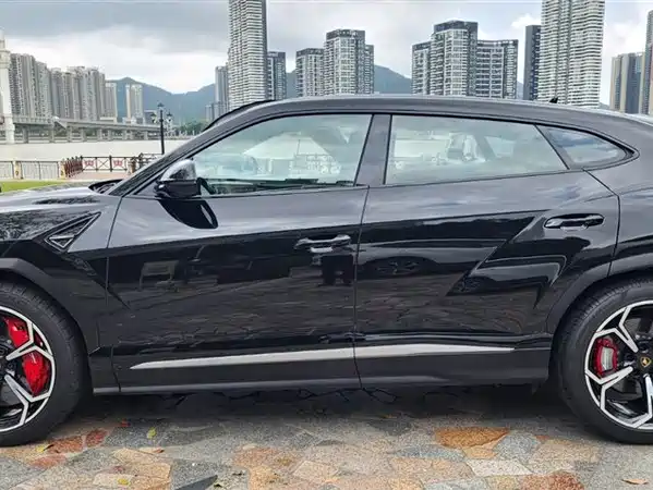 Lamborghini Urus 2021