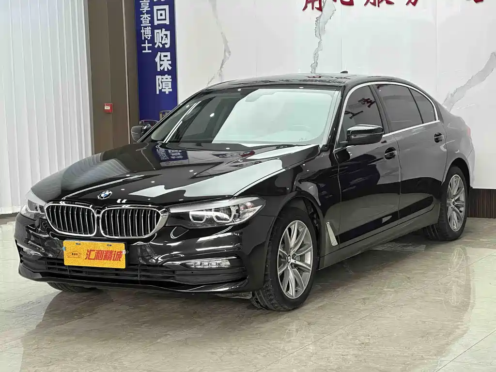 BMW 5 Series 2018 — фото 1