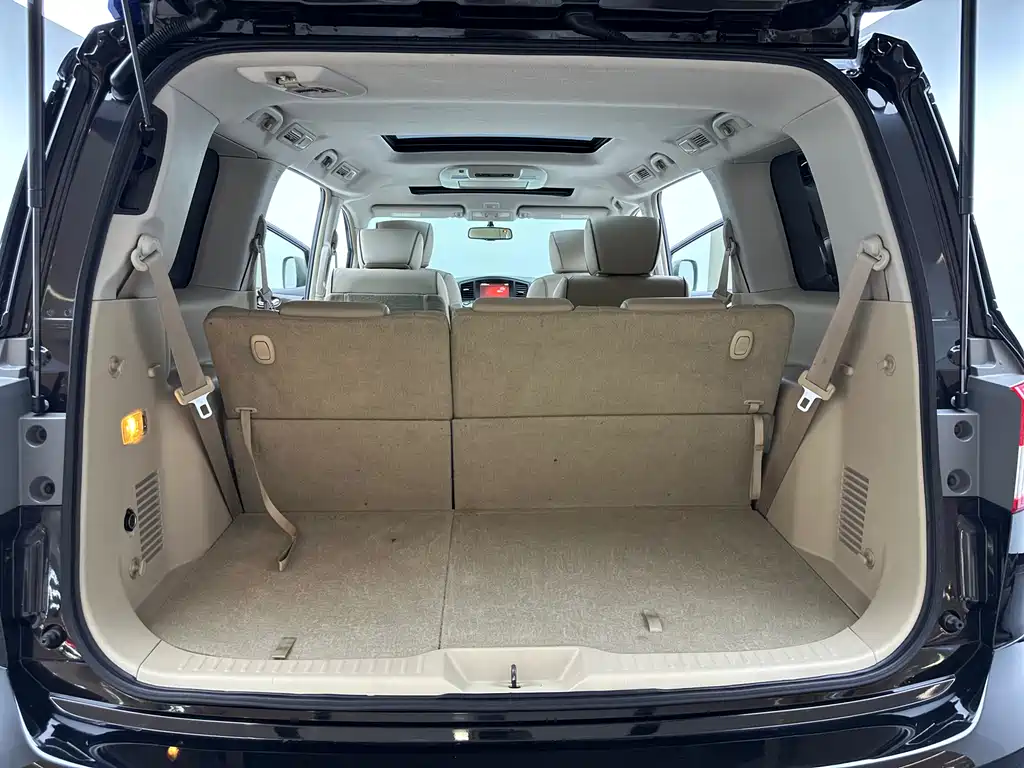 Nissan Quest 2017 — фото 28