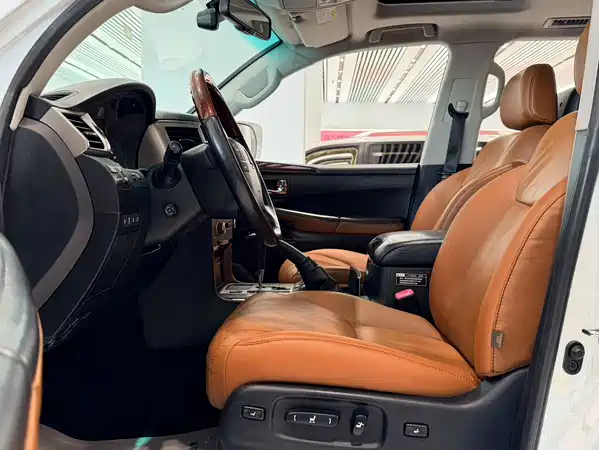 Lexus LX 2013