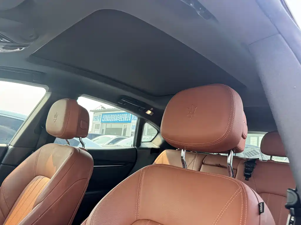 Maserati Levante 2018 — фото 13