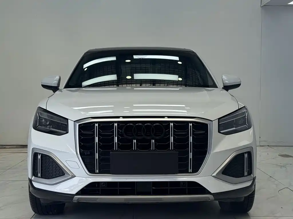 Audi Q2L 2023 — фото 2
