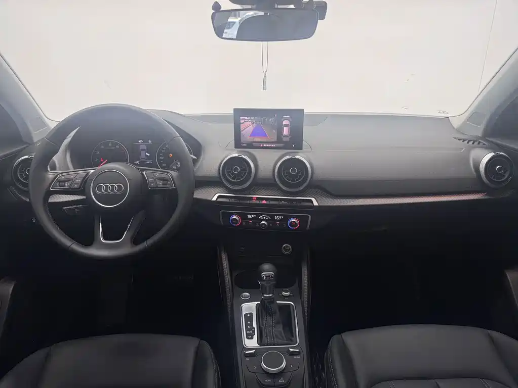 Audi Q2L 2023 — фото 15