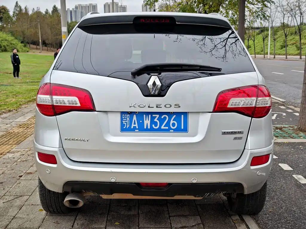 Renault Koleos 2012 — фото 18