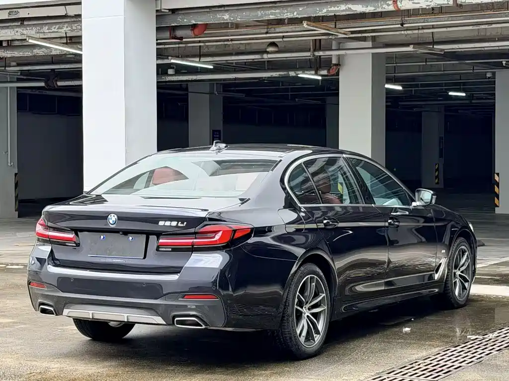 BMW 5 Series 2023 — фото 12