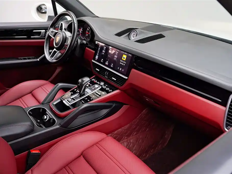 Porsche Cayenne 2019 — фото 15