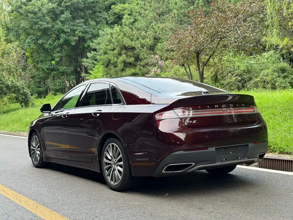 Lincoln MKZ 2017 — фото 17