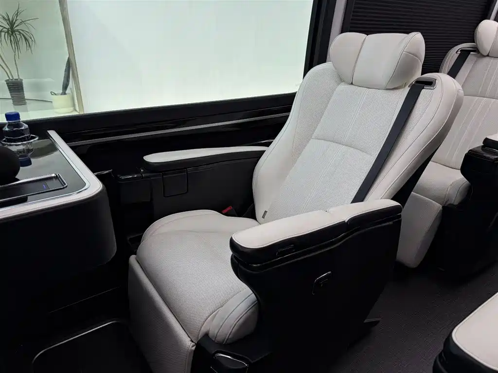Toyota Coaster 2023 — фото 34