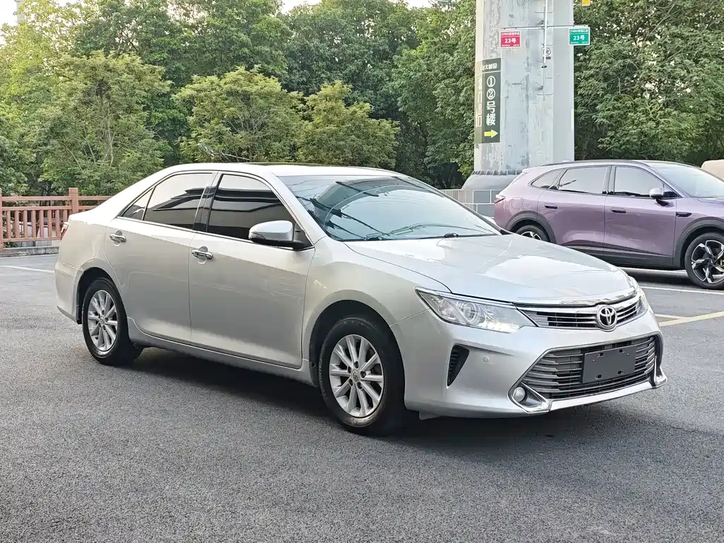 Toyota Camry 2016 — фото 3
