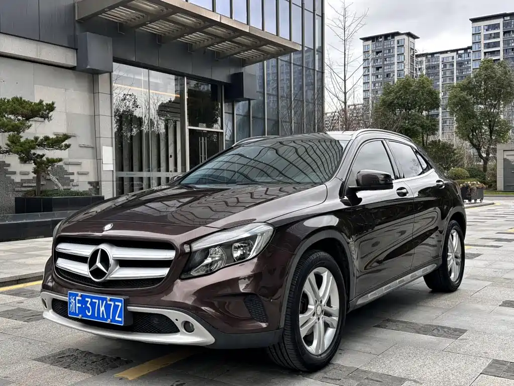 Mercedes-Benz GLA 2015 — фото 1