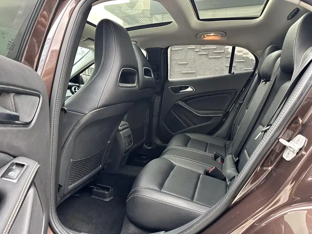 Mercedes-Benz GLA 2015 — фото 8