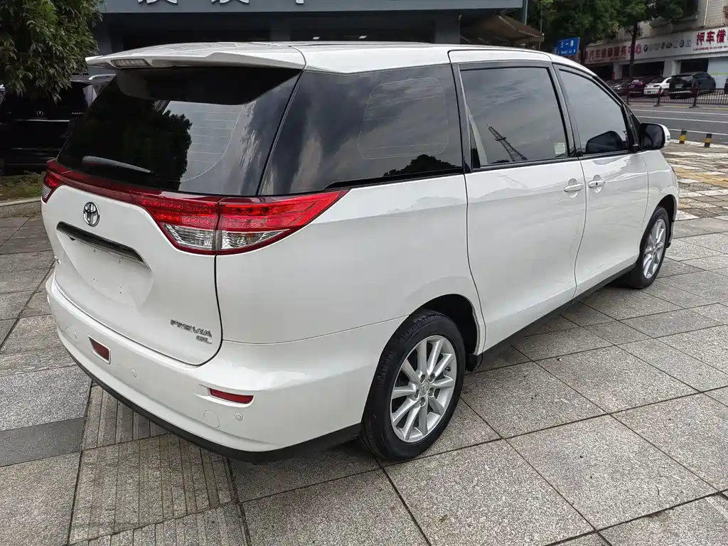 Toyota Previa 2017 — фото 6