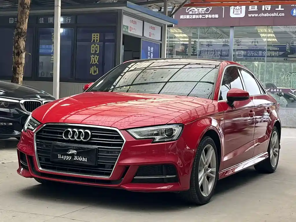 Audi A3 2018 — фото 1