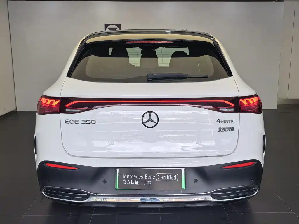 Mercedes-Benz EQE SUV 2025