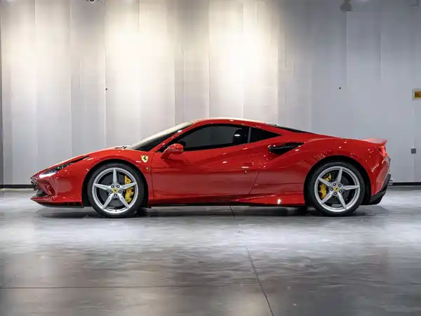 Ferrari F8 2022