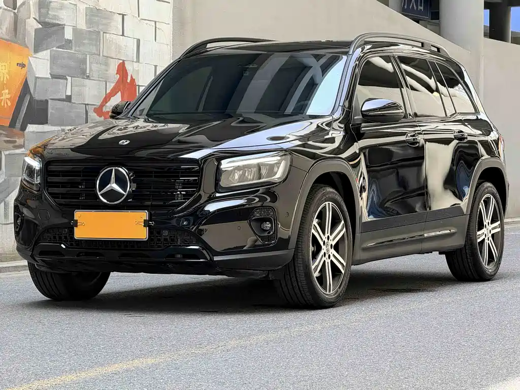 Mercedes-Benz GLB 2024 — фото 1