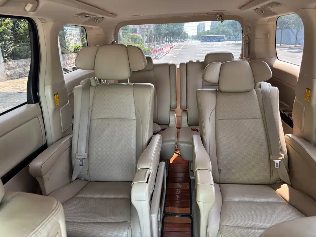 Toyota Alphard 2014 — фото 16