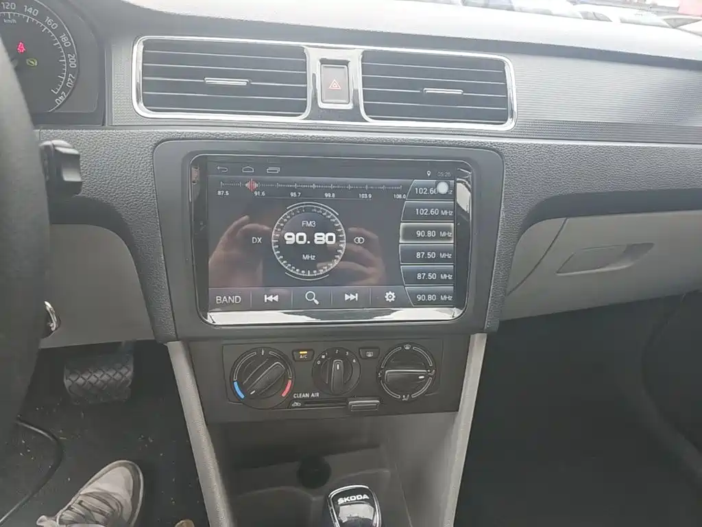 Skoda Rapid 2017 — фото 13