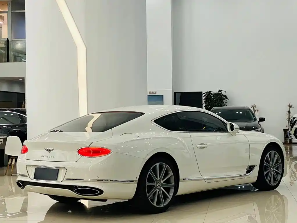 Bentley Continental 2020 — фото 2