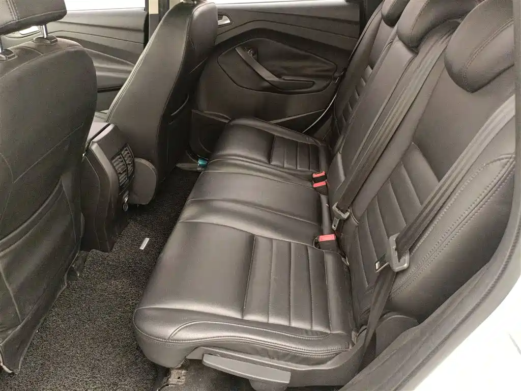 Ford Kuga 2015 — фото 17