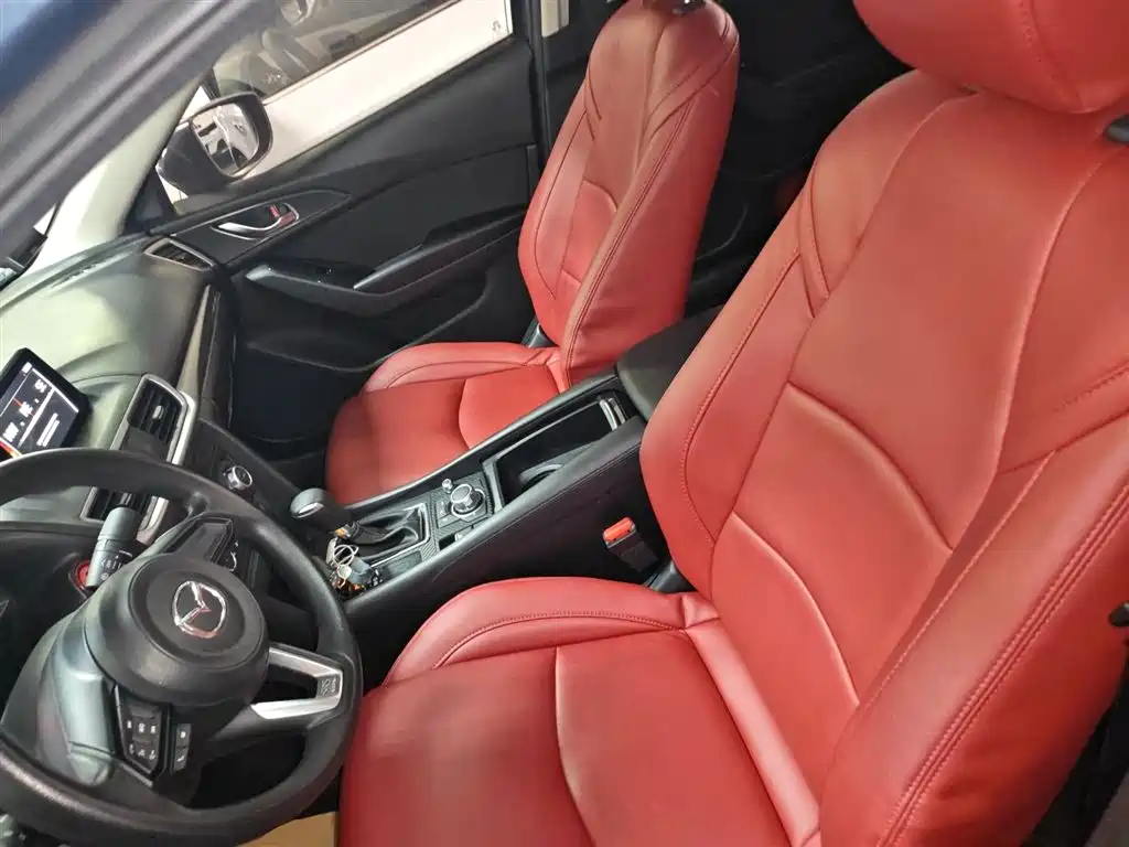 Mazda 3 Axela 2018 — фото 15