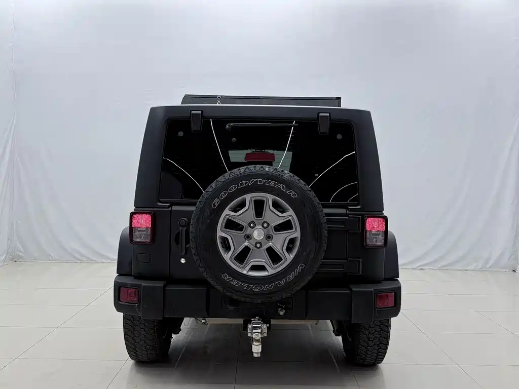 Jeep Wrangler 2018 — фото 14