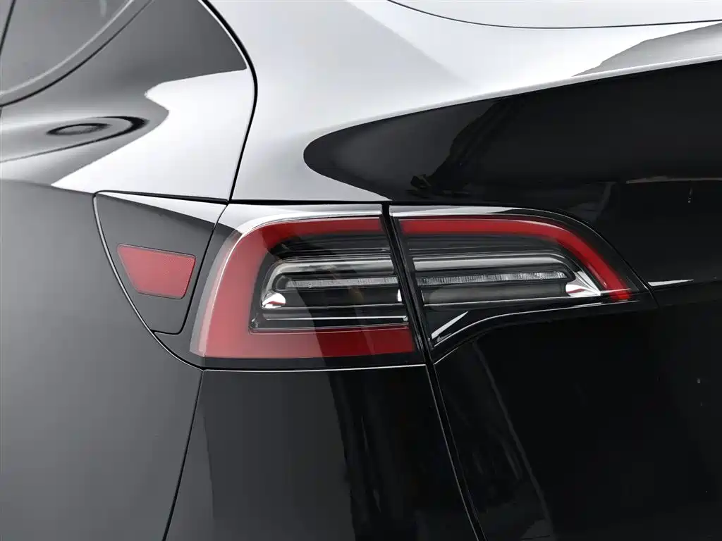 Tesla Model Y 2021 — фото 9