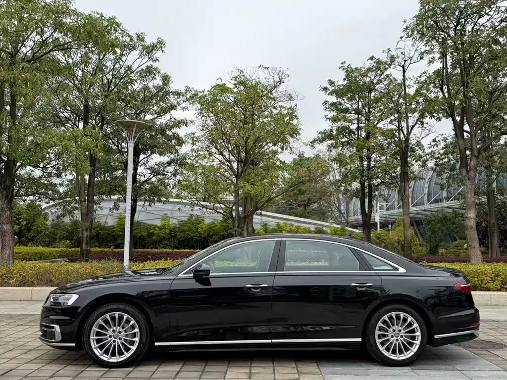Audi A8 2020 — фото 3