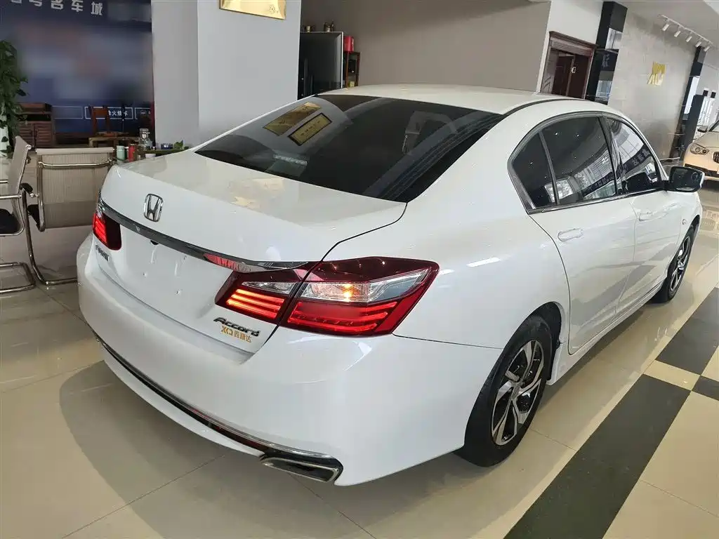 Honda Accord 2016 — фото 5