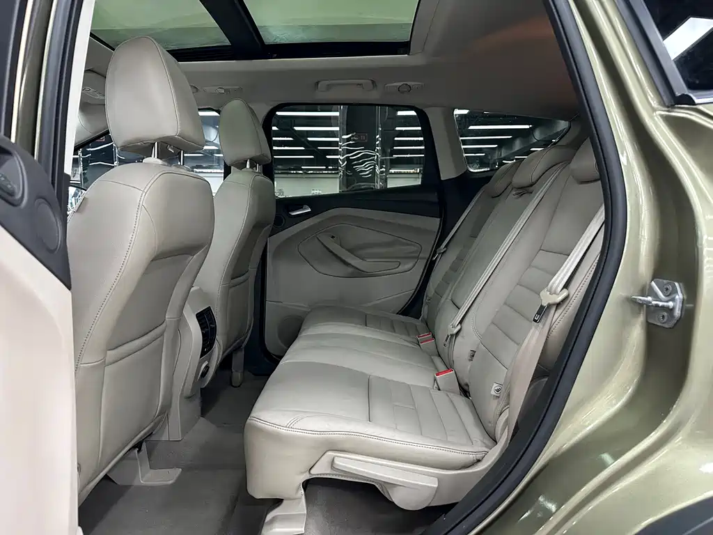 Ford Kuga 2014 — фото 12