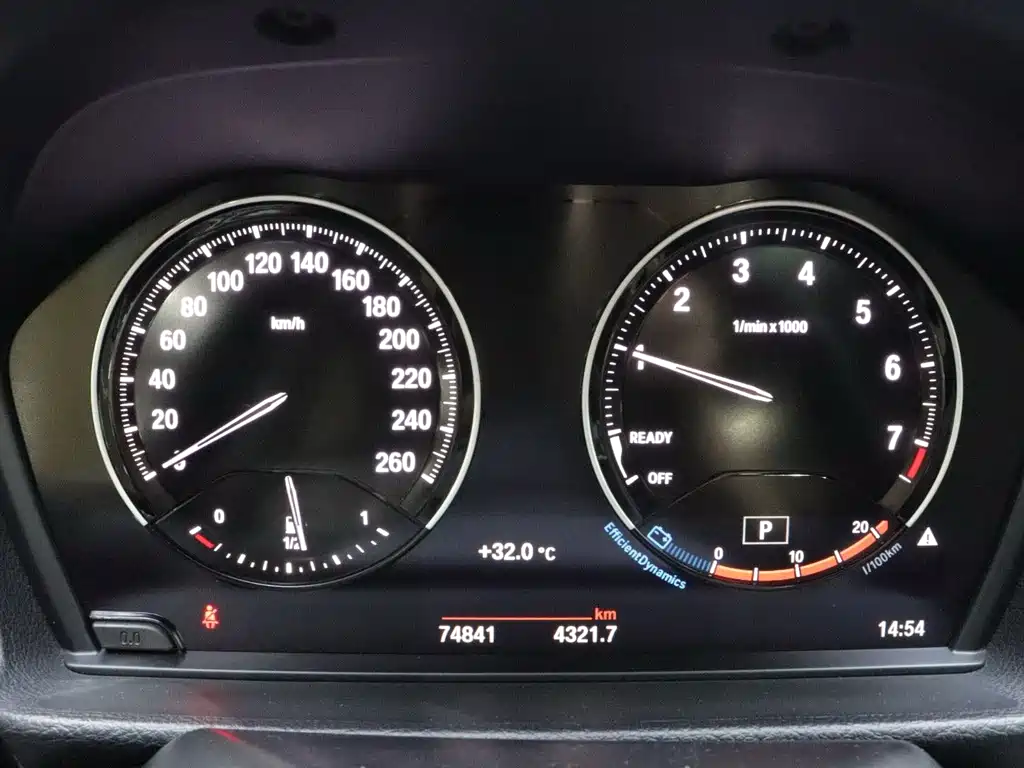 BMW 1 Series 2022 — фото 13