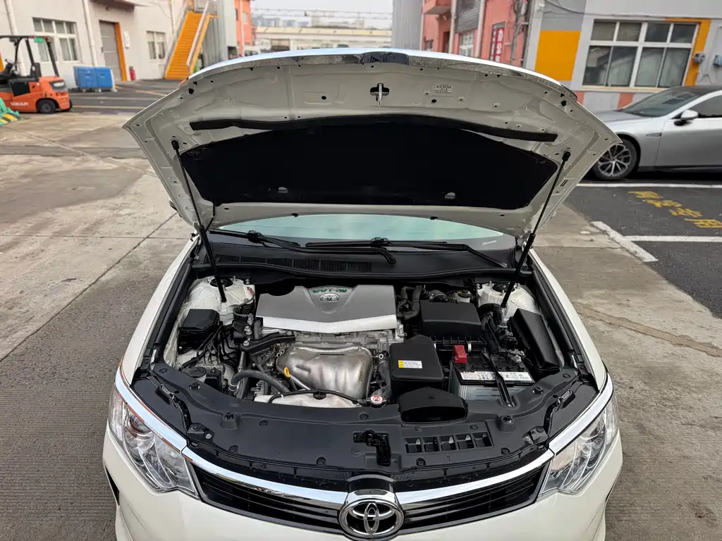 Toyota Camry 2017 — фото 16