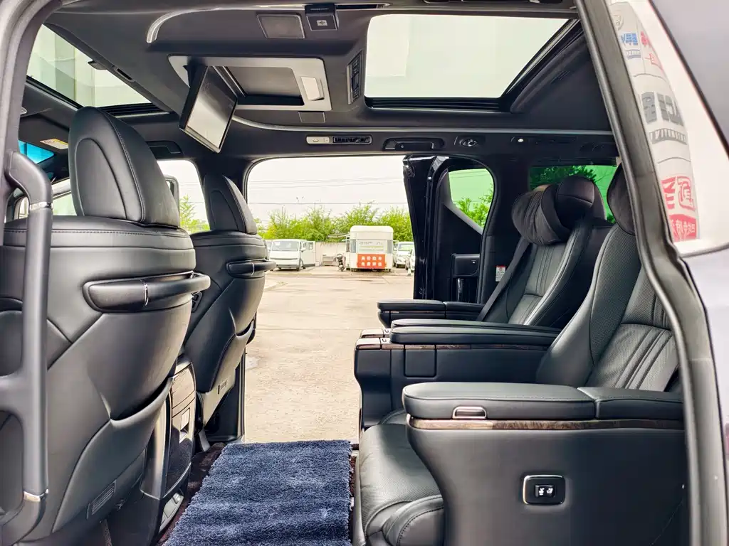 Toyota Vellfire 2021 — фото 17