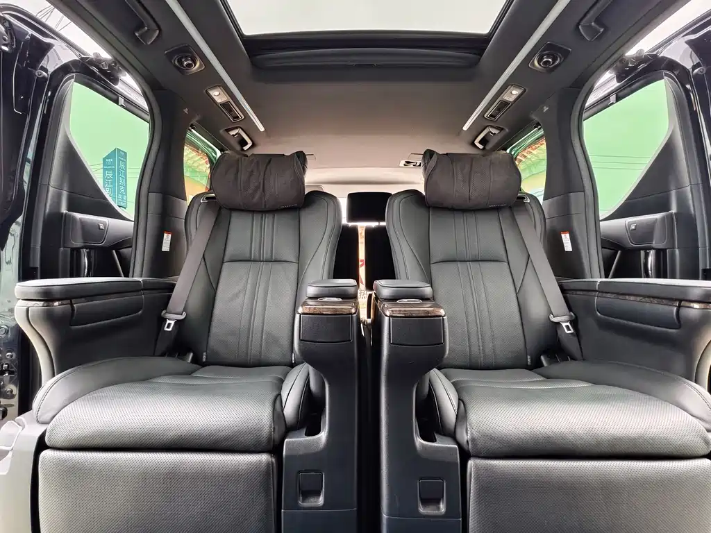 Toyota Vellfire 2021 — фото 19