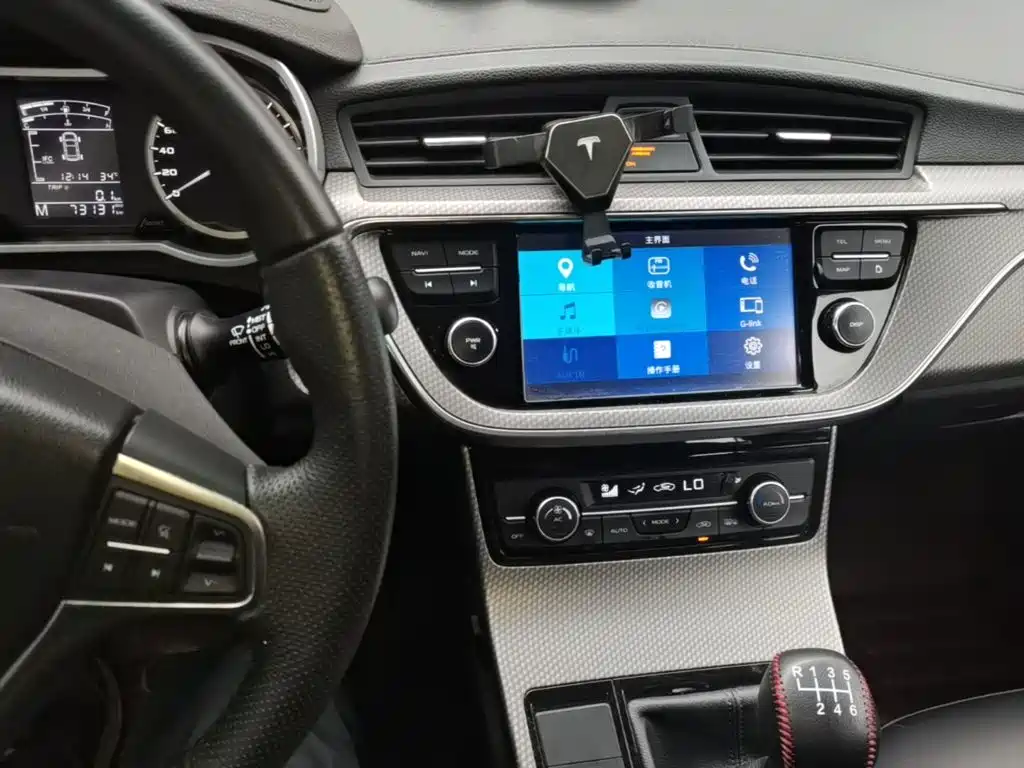Geely Emgrand GS 2017 — фото 13