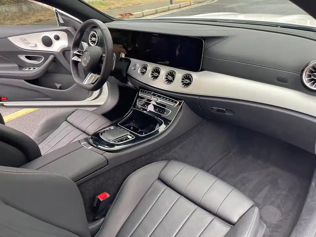 Mercedes-Benz E-Class 2023 — фото 12