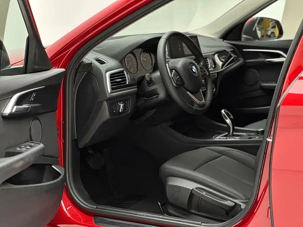 BMW 1 Series 2020 — фото 13