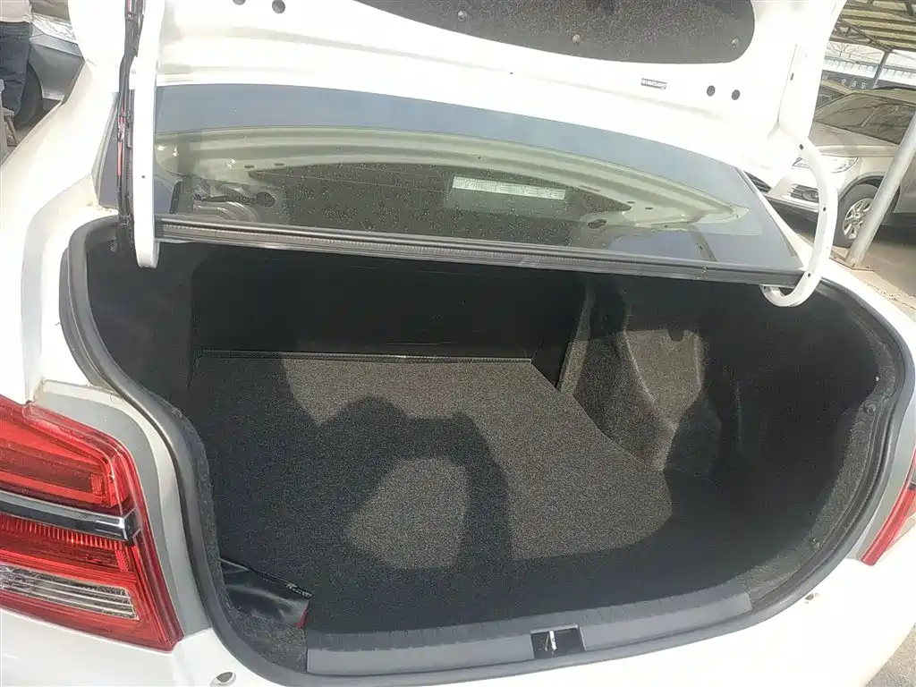 Toyota Yaris L 2018 — фото 19