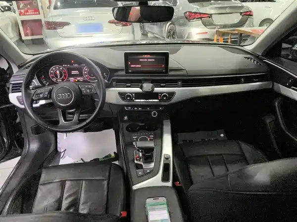 Audi A4L 2018