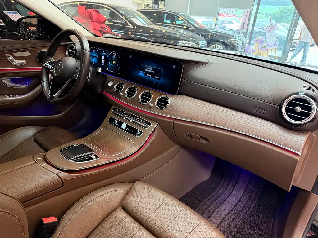 Mercedes-Benz E-Class 2022 — фото 17