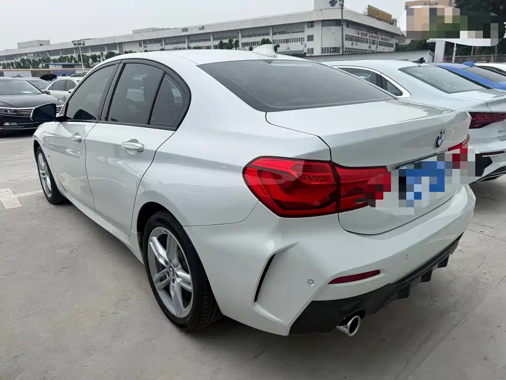 BMW 1 Series 2019 — фото 9