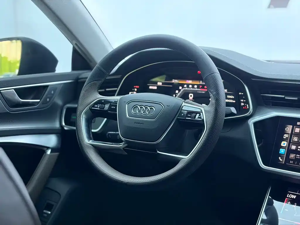 Audi A7L 2024 — фото 18
