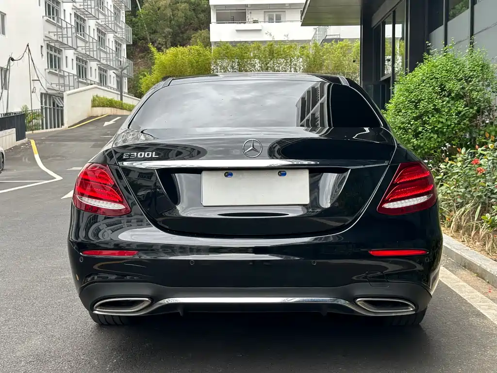 Mercedes-Benz E-Class 2019 — фото 10