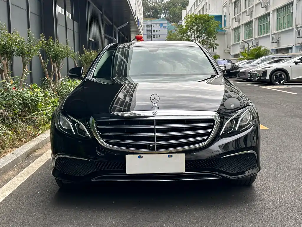 Mercedes-Benz E-Class 2019 — фото 13