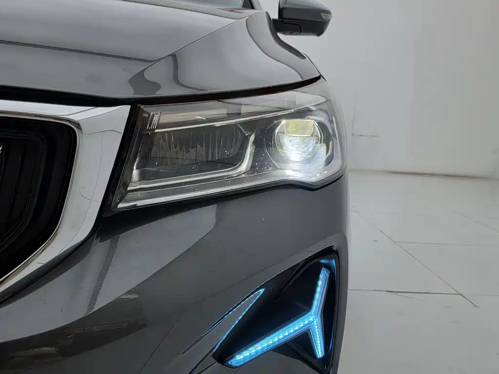 Geely Emgrand 2023