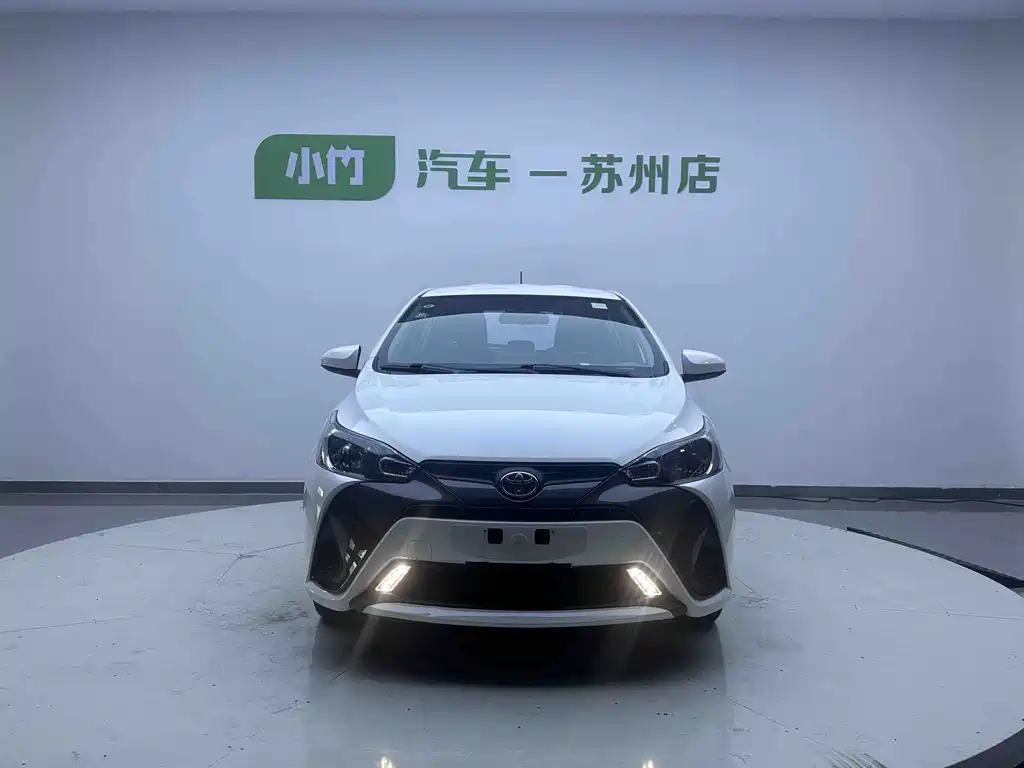 Toyota Yaris L 2022 — фото 3