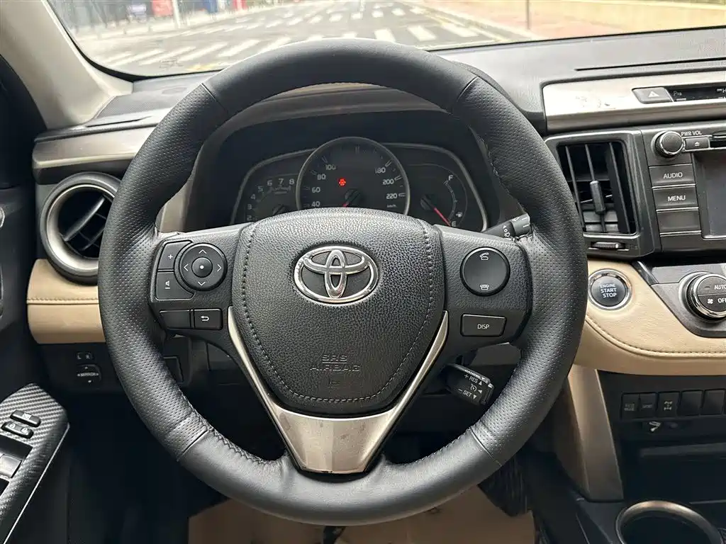 Toyota RAV4 2014 — фото 16