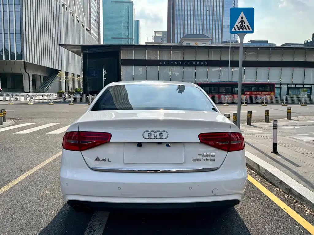 Audi A4L 2015 — фото 10