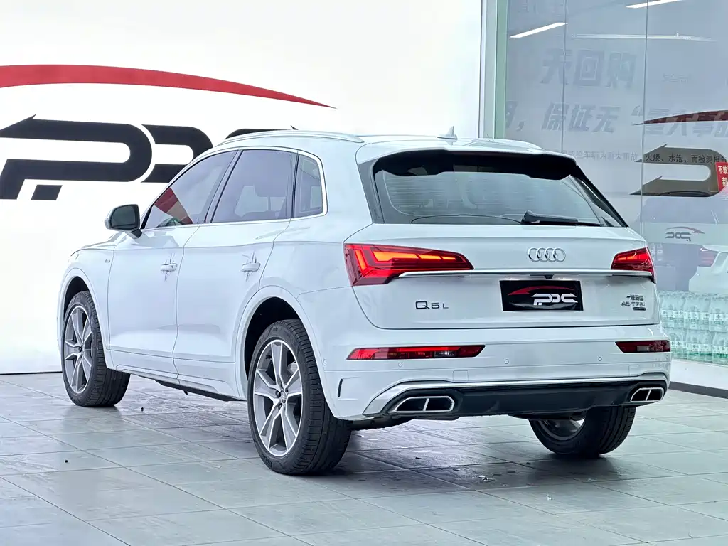 Audi Q5L 2022 — фото 29