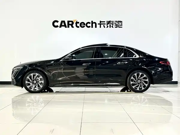 Mercedes-Benz E-Class 2024